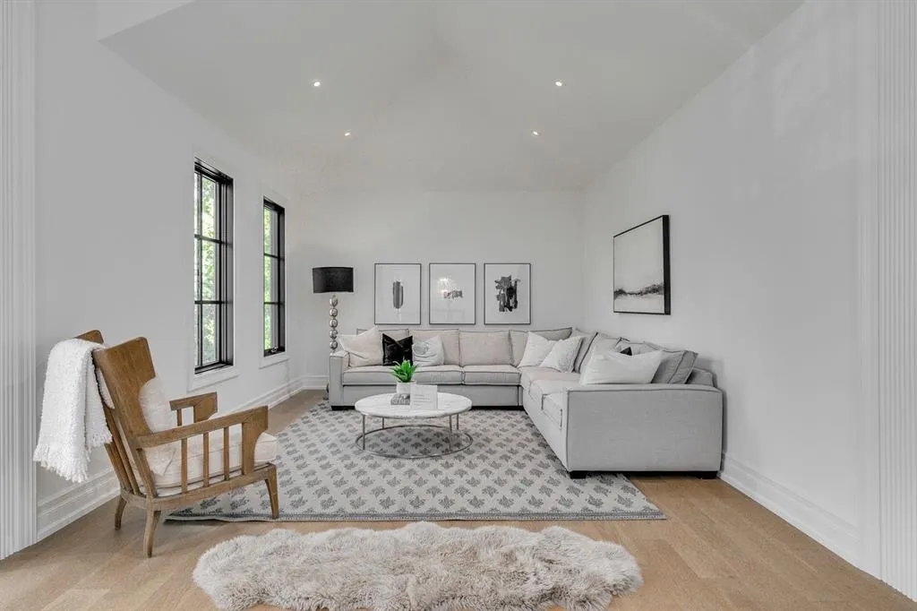 109 Roxboro Road SW