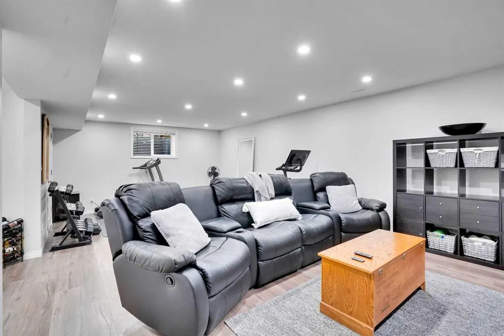 285 Tuscany Ridge Heights NW