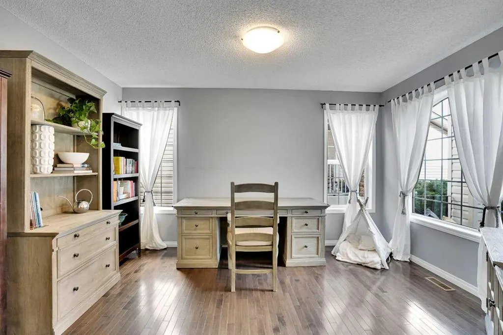 285 Tuscany Ridge Heights NW