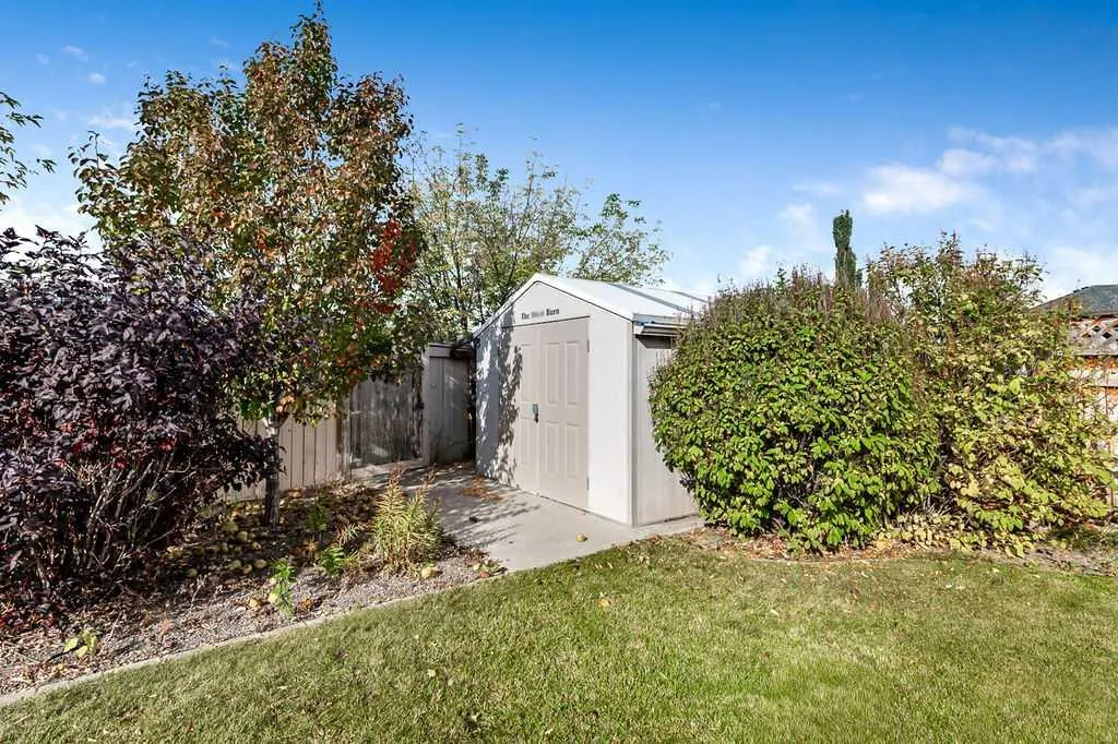 64 Everglen Rise SW