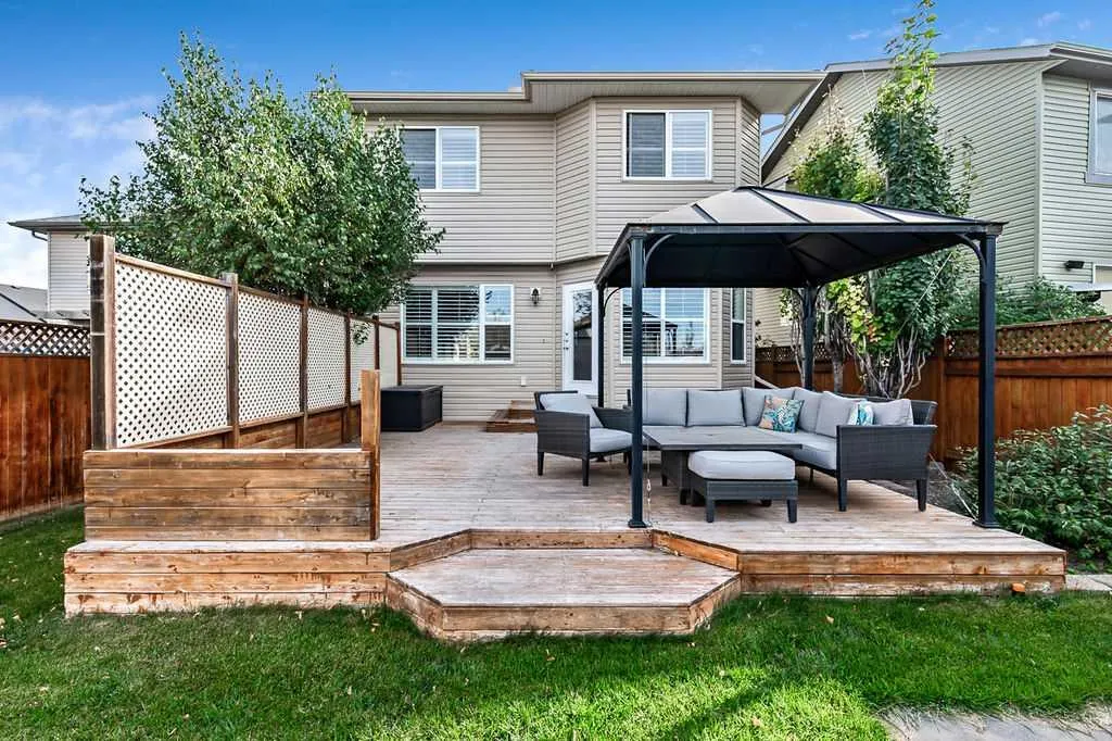 64 Everglen Rise SW