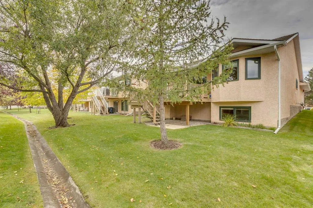 74 Evergreen Bay SW