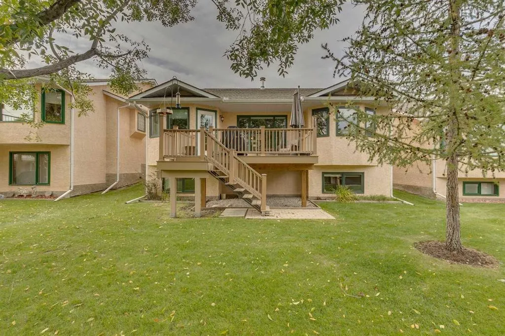 74 Evergreen Bay SW