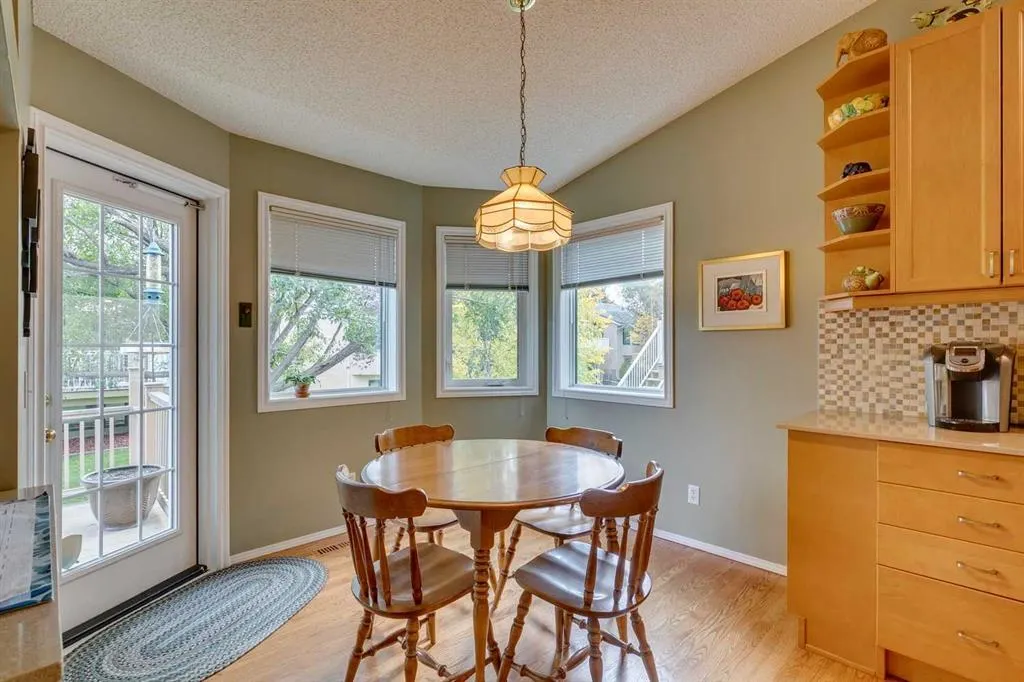 74 Evergreen Bay SW