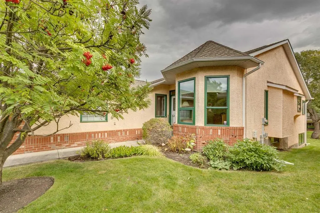 74 Evergreen Bay SW