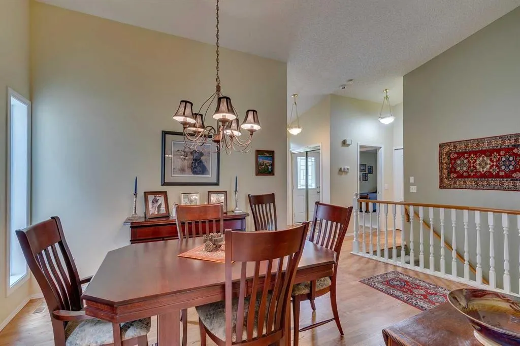 74 Evergreen Bay SW