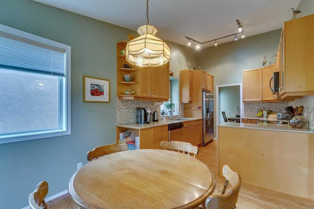 74 Evergreen Bay SW