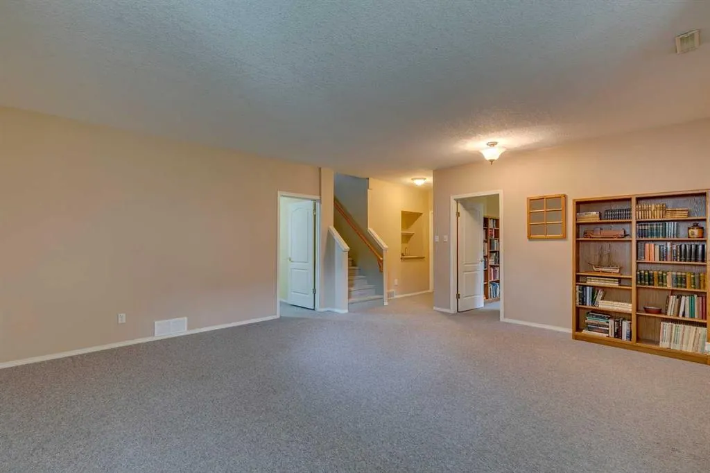 74 Evergreen Bay SW