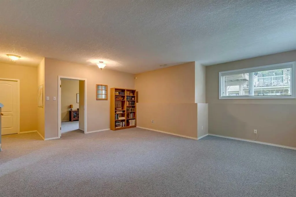 74 Evergreen Bay SW