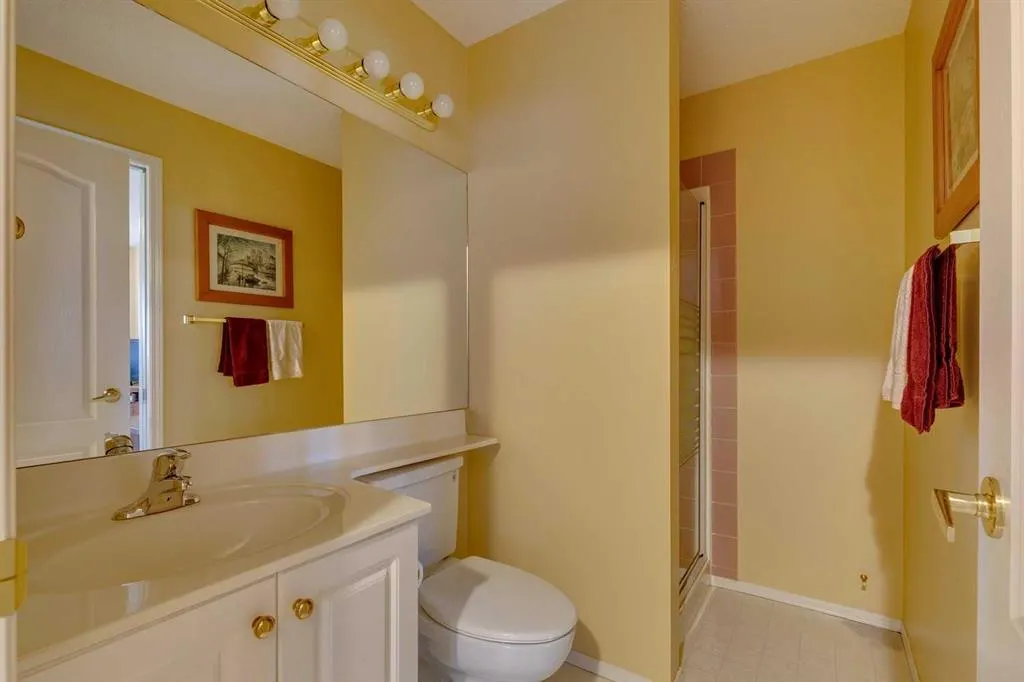 74 Evergreen Bay SW