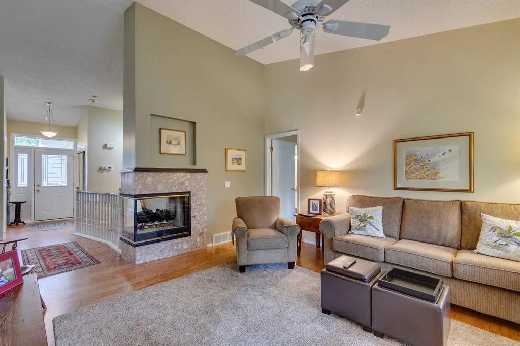 74 Evergreen Bay SW