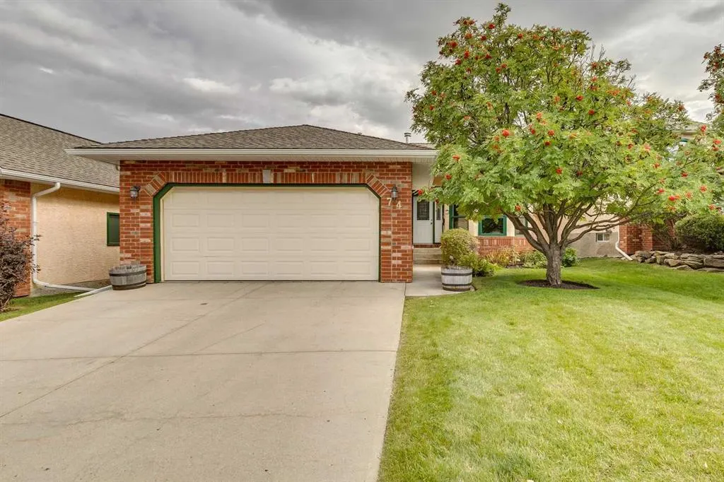 74 Evergreen Bay SW
