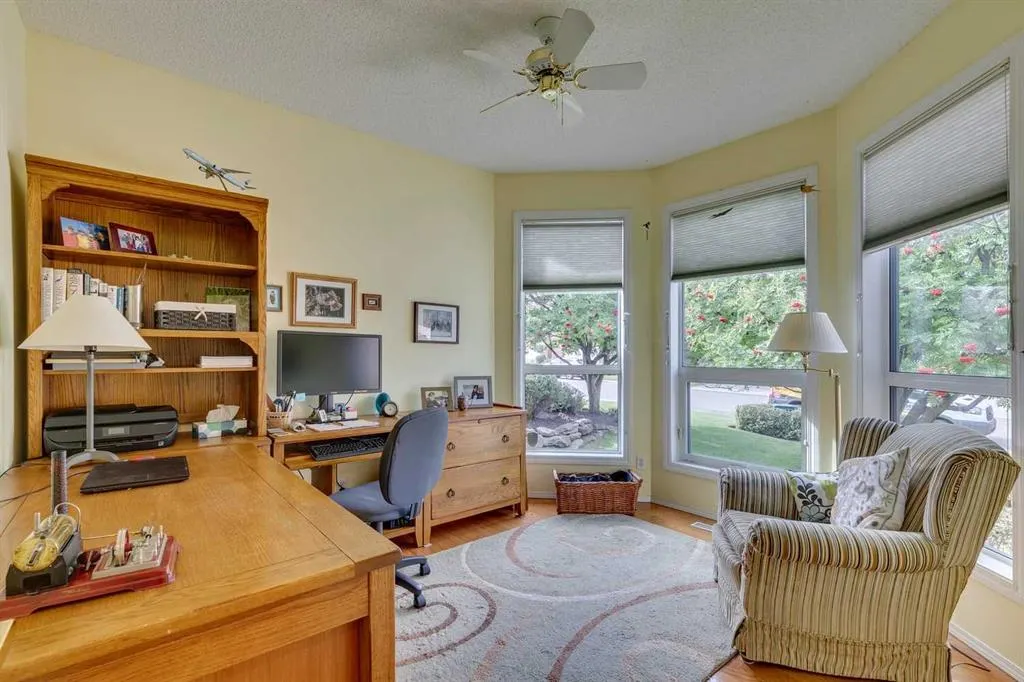 74 Evergreen Bay SW