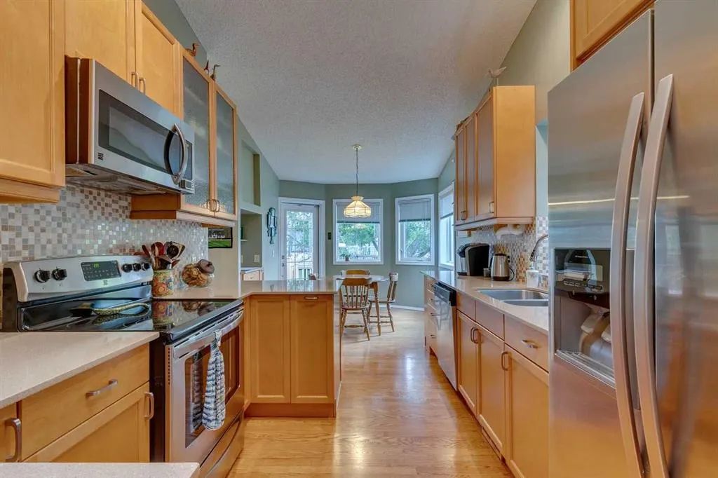 74 Evergreen Bay SW