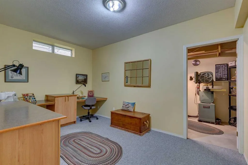 74 Evergreen Bay SW