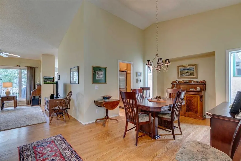 74 Evergreen Bay SW