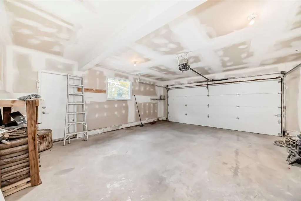 19 Ranch Estates Road NW