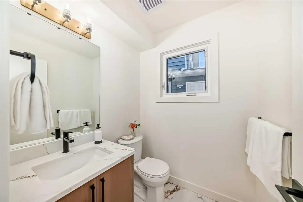 19 Ranch Estates Road NW