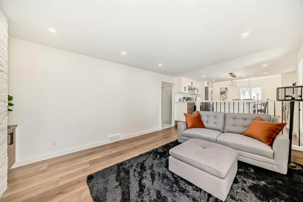 19 Ranch Estates Road NW