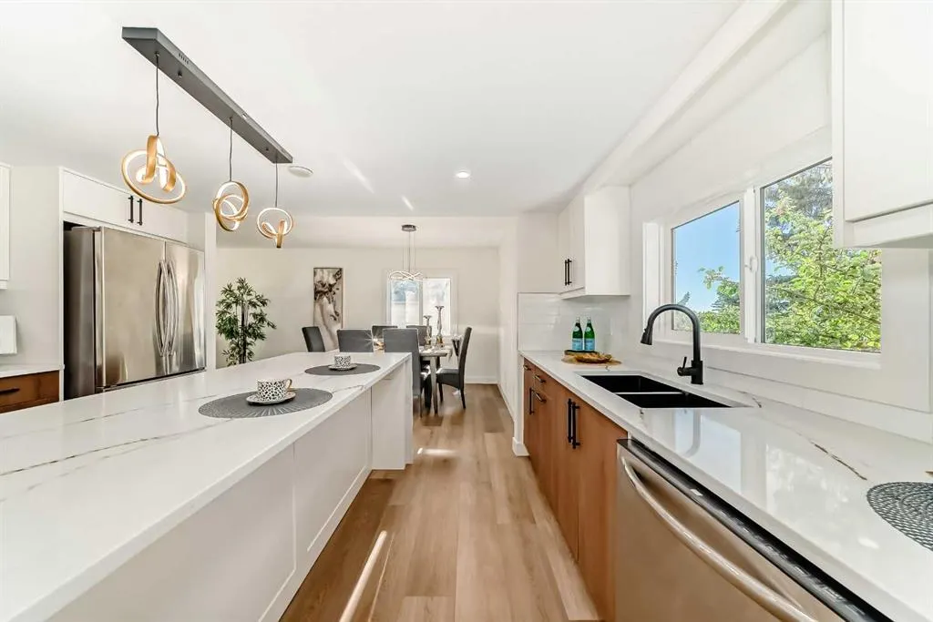 19 Ranch Estates Road NW