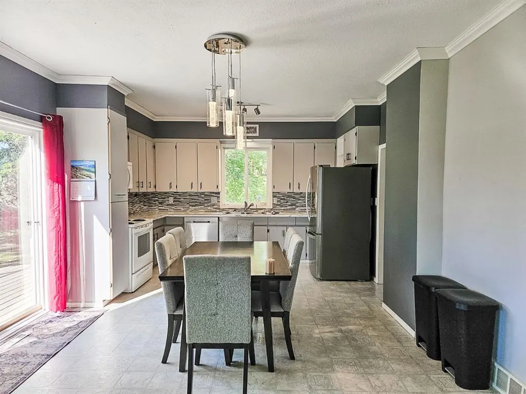 131 2nd Street NW