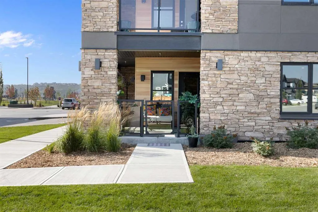 55 Wolf Hollow Crescent SE, #104