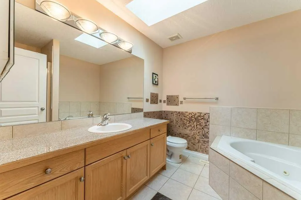 133 Tarawood Close NE