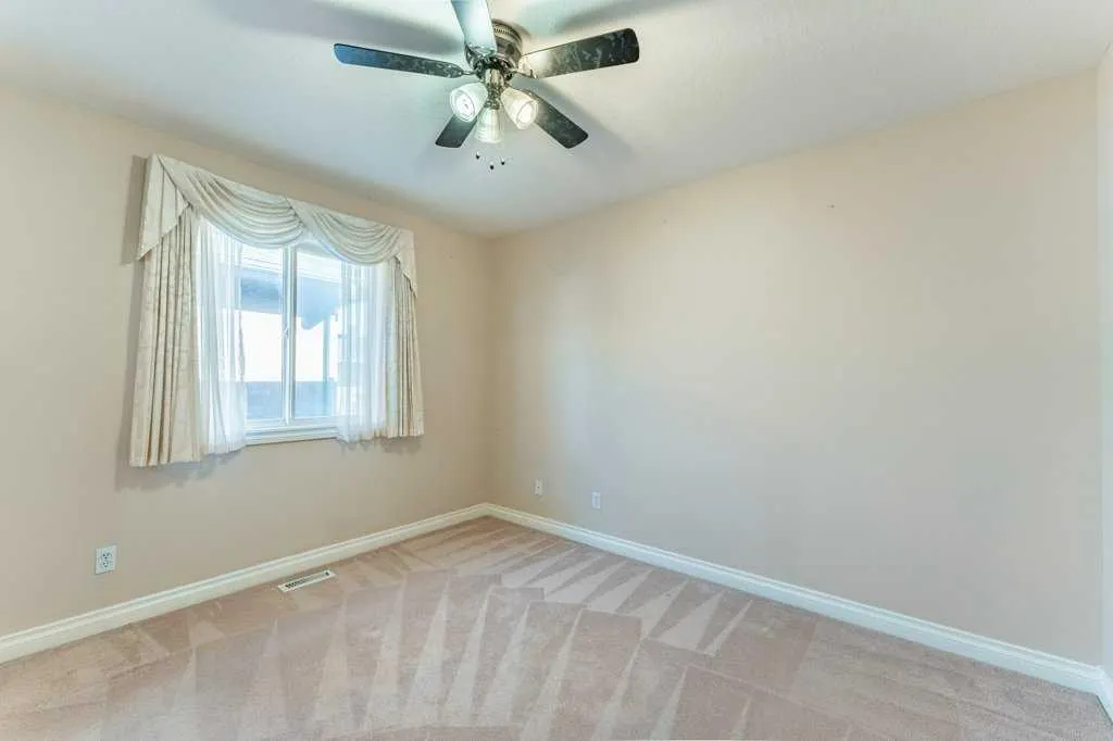 133 Tarawood Close NE