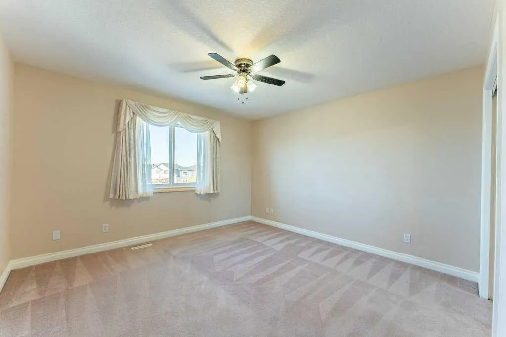 133 Tarawood Close NE
