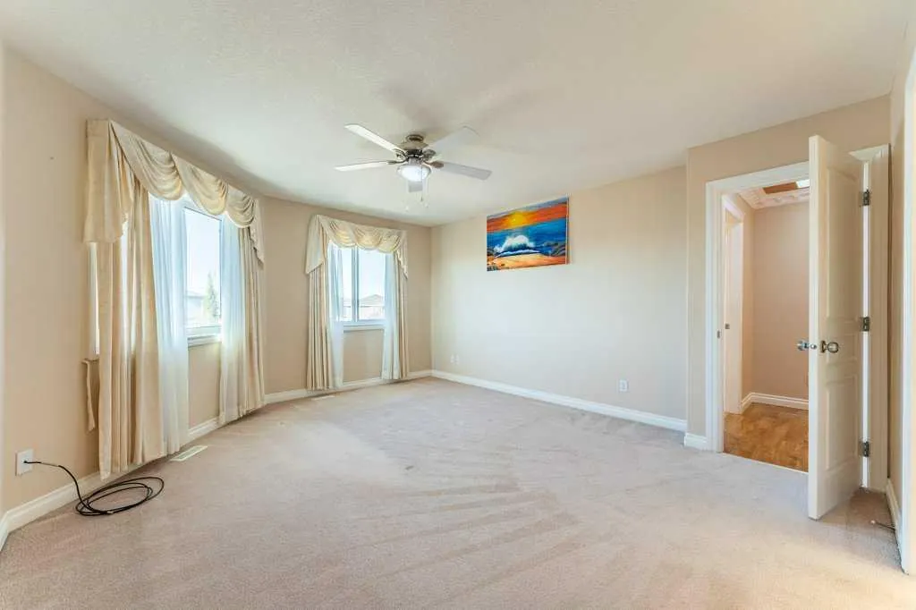 133 Tarawood Close NE