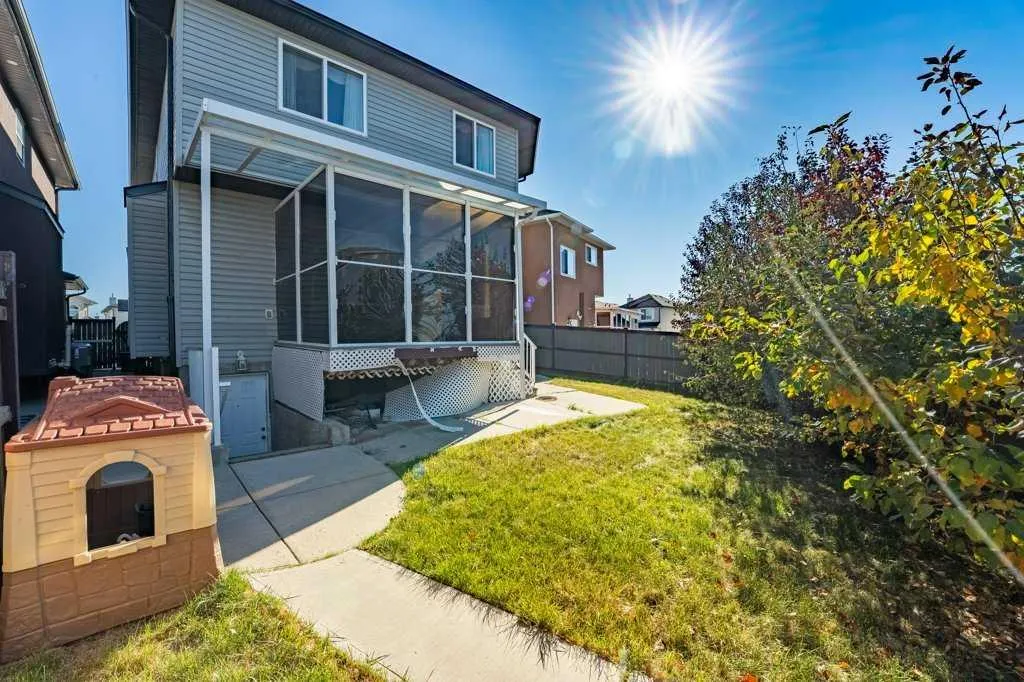133 Tarawood Close NE
