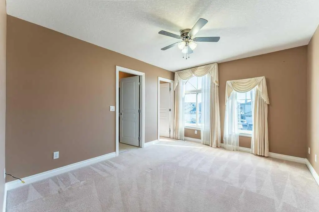 133 Tarawood Close NE