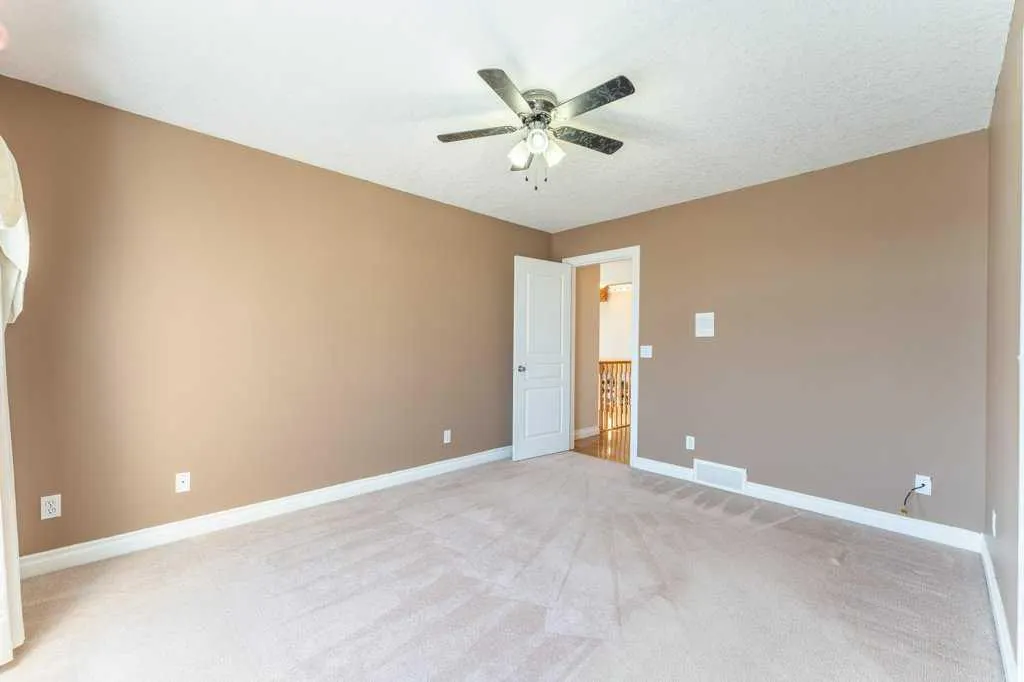 133 Tarawood Close NE