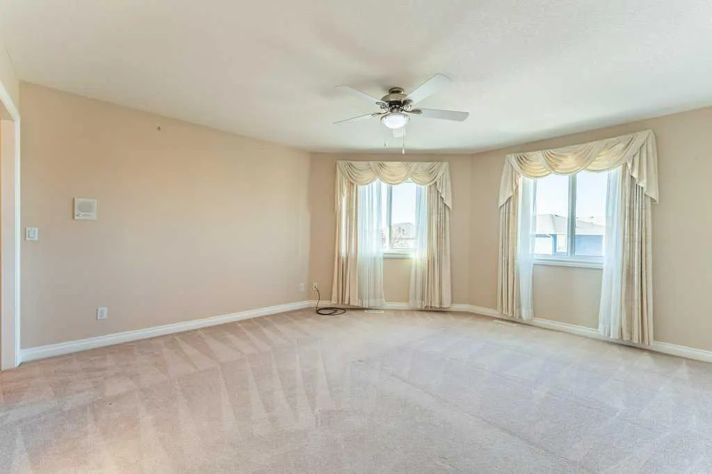 133 Tarawood Close NE