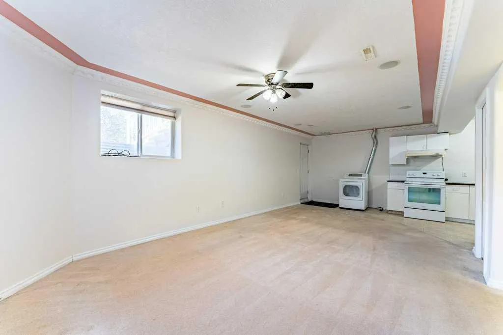 133 Tarawood Close NE