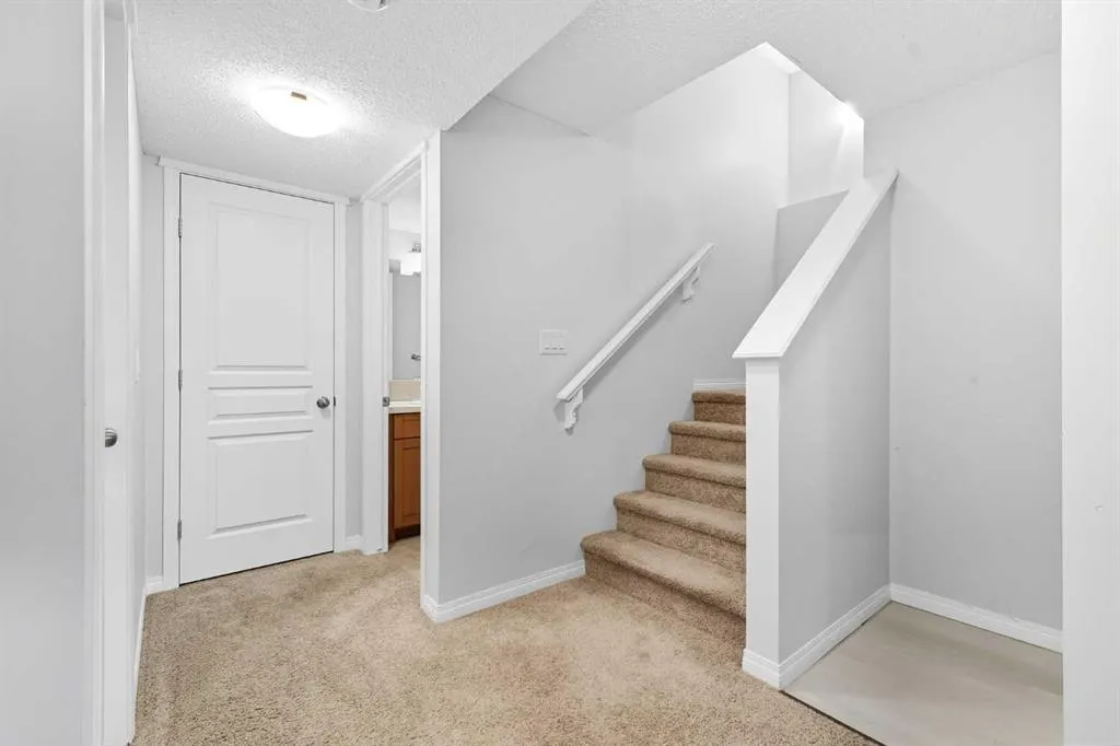 78 Copperpond Street SE