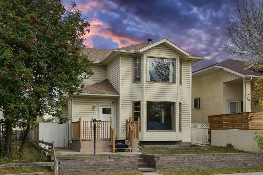 24 Laguna Close NE