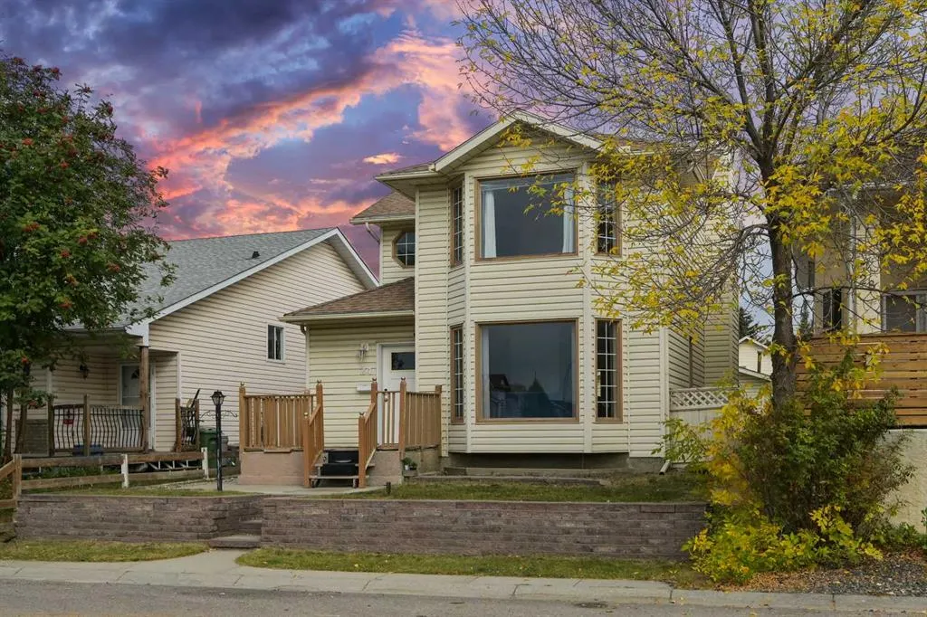 24 Laguna Close NE