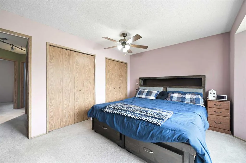 24 Laguna Close NE