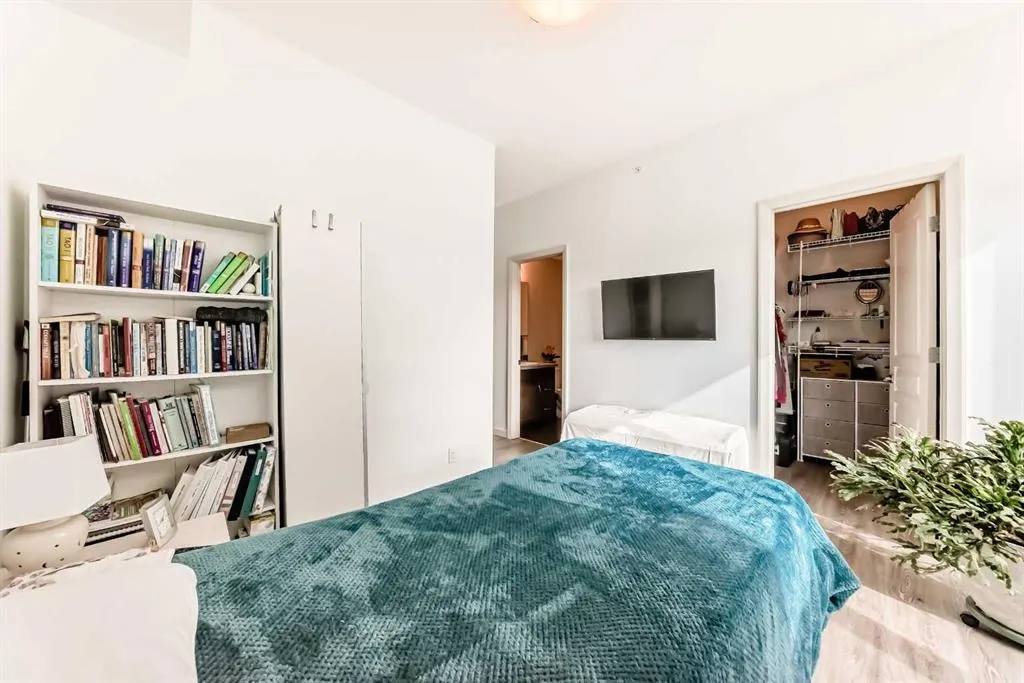 1320 1 Street SE, #904