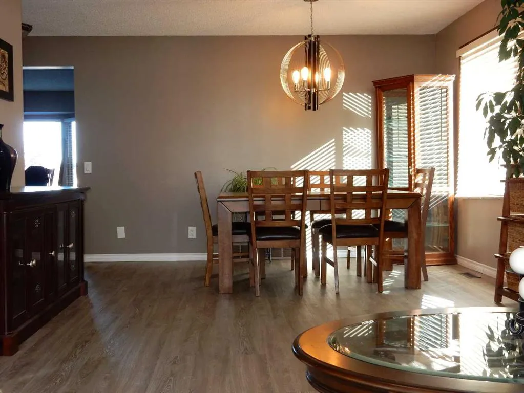 16 Bedwood Rise NE