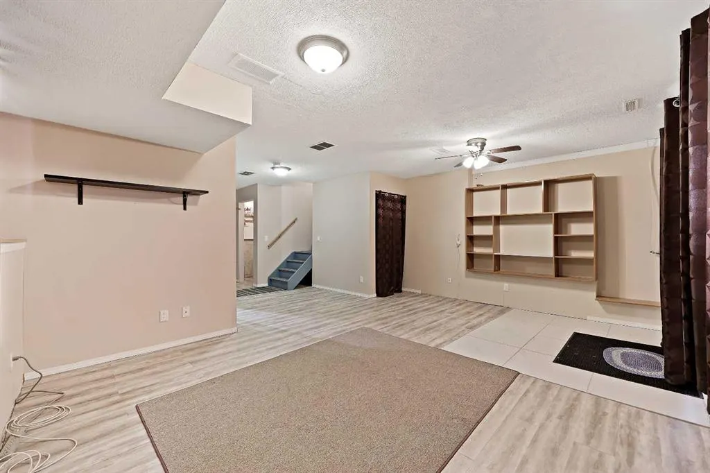 30 Meadowpark Place