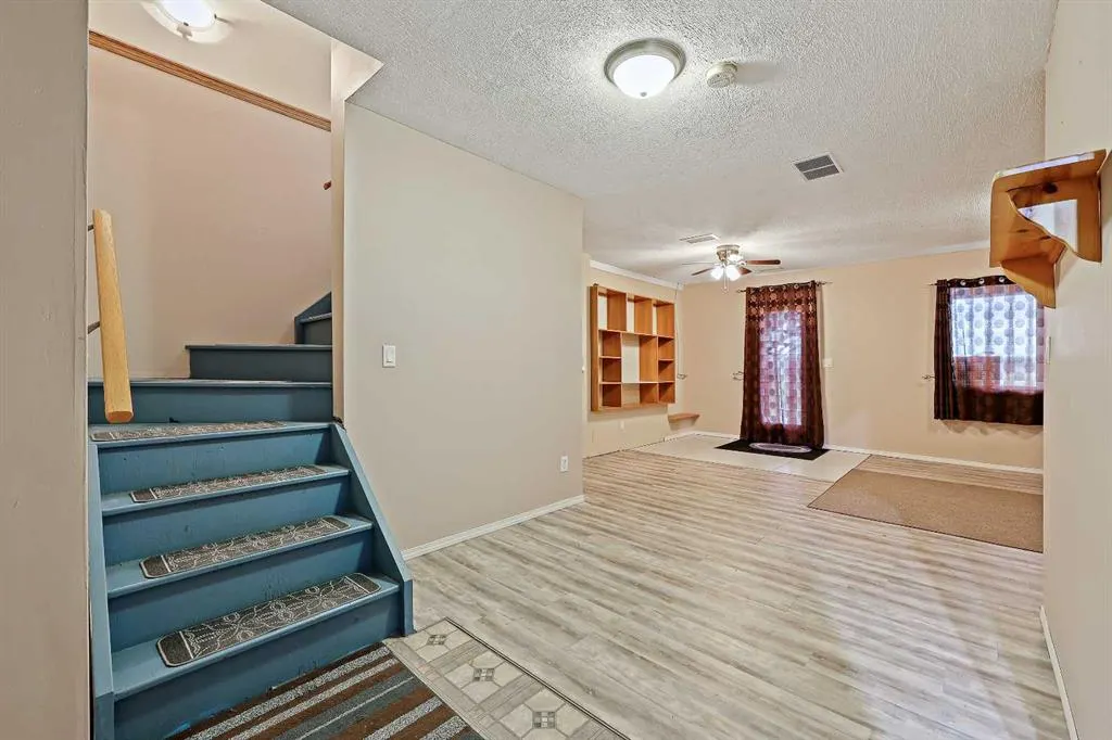 30 Meadowpark Place