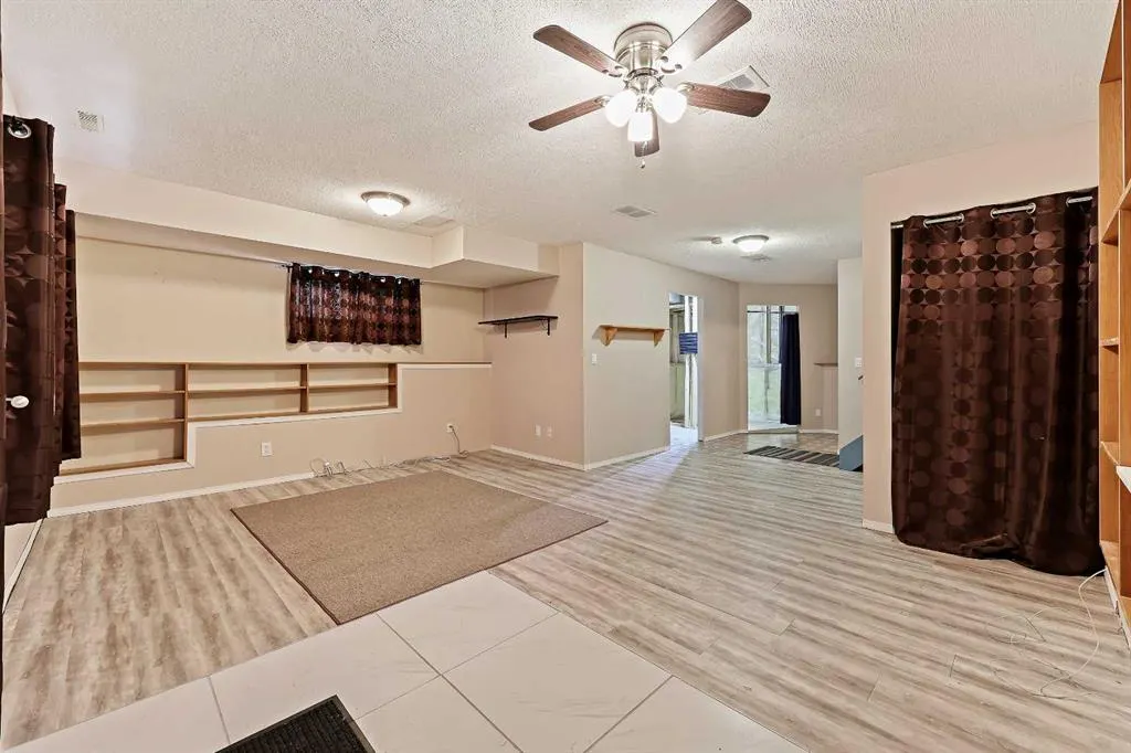 30 Meadowpark Place