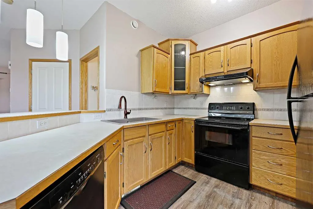 30 Meadowpark Place