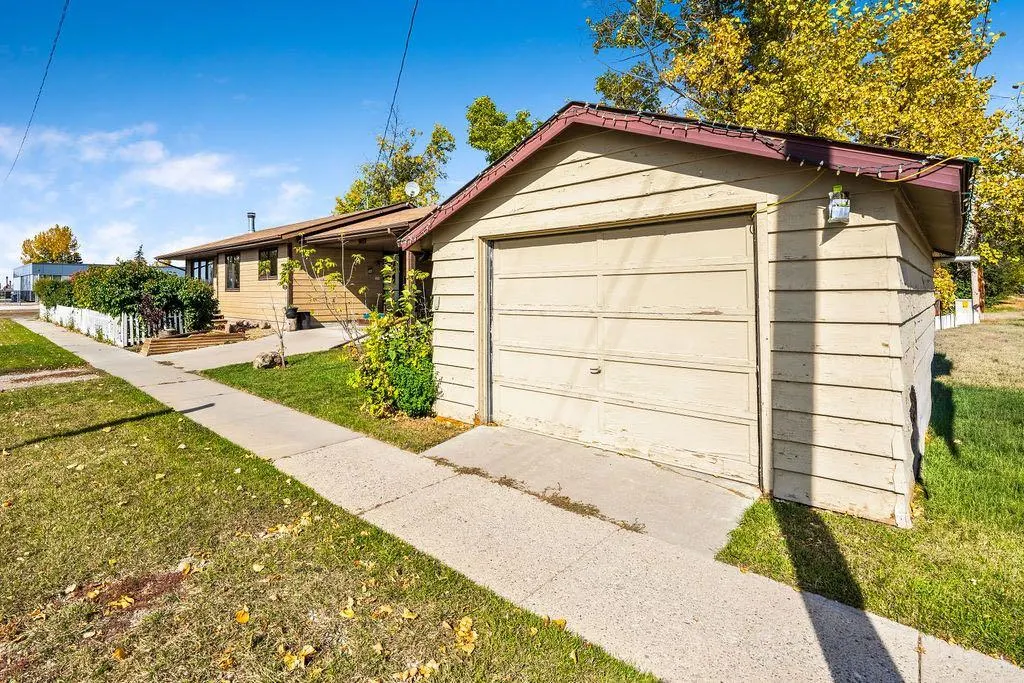 1302 Mountain Avenue