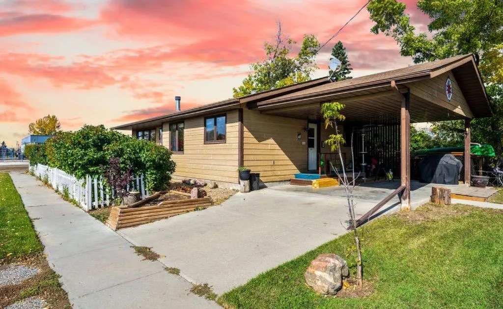 1302 Mountain Avenue