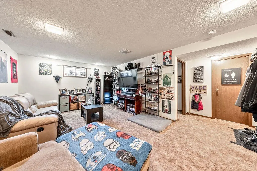1302 Mountain Avenue