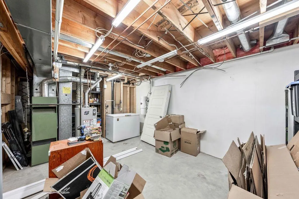 1302 Mountain Avenue
