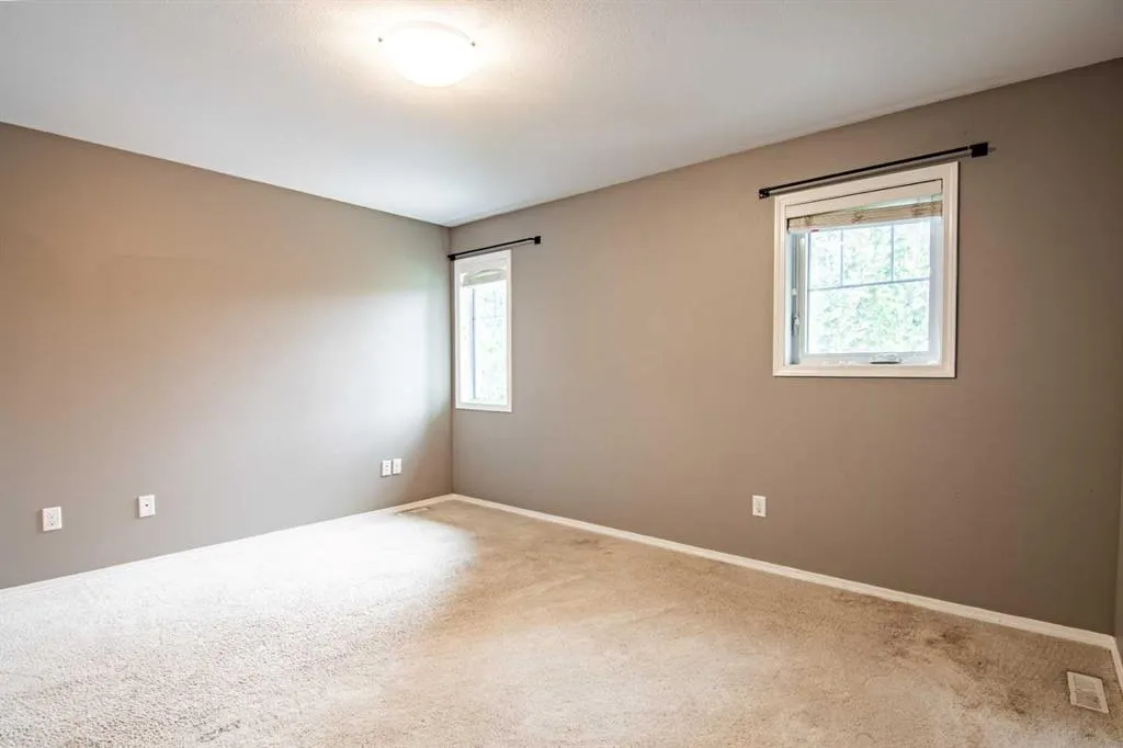 30 Carleton Avenue, #805